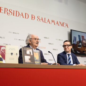 El escritor Antonio Colinas dona más de un centenar de sus obras a la Biblioteca de Filología